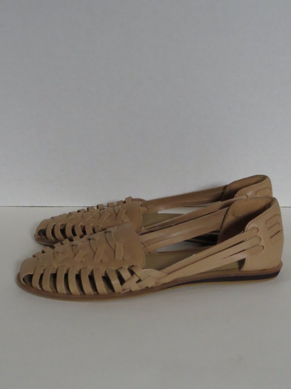 Quince 100% Leather Huarache Flats Shoes Sz 8 Cashew Light Tan Runs Small